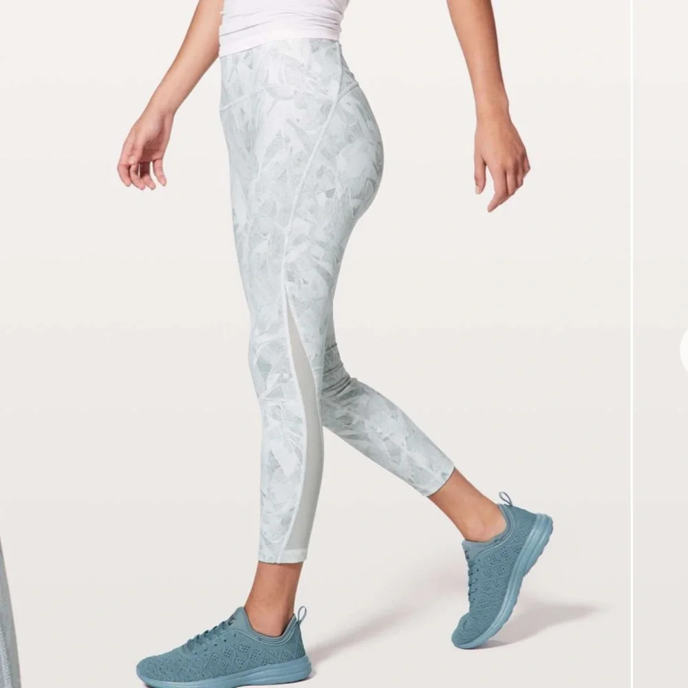 Lululemon train times crop